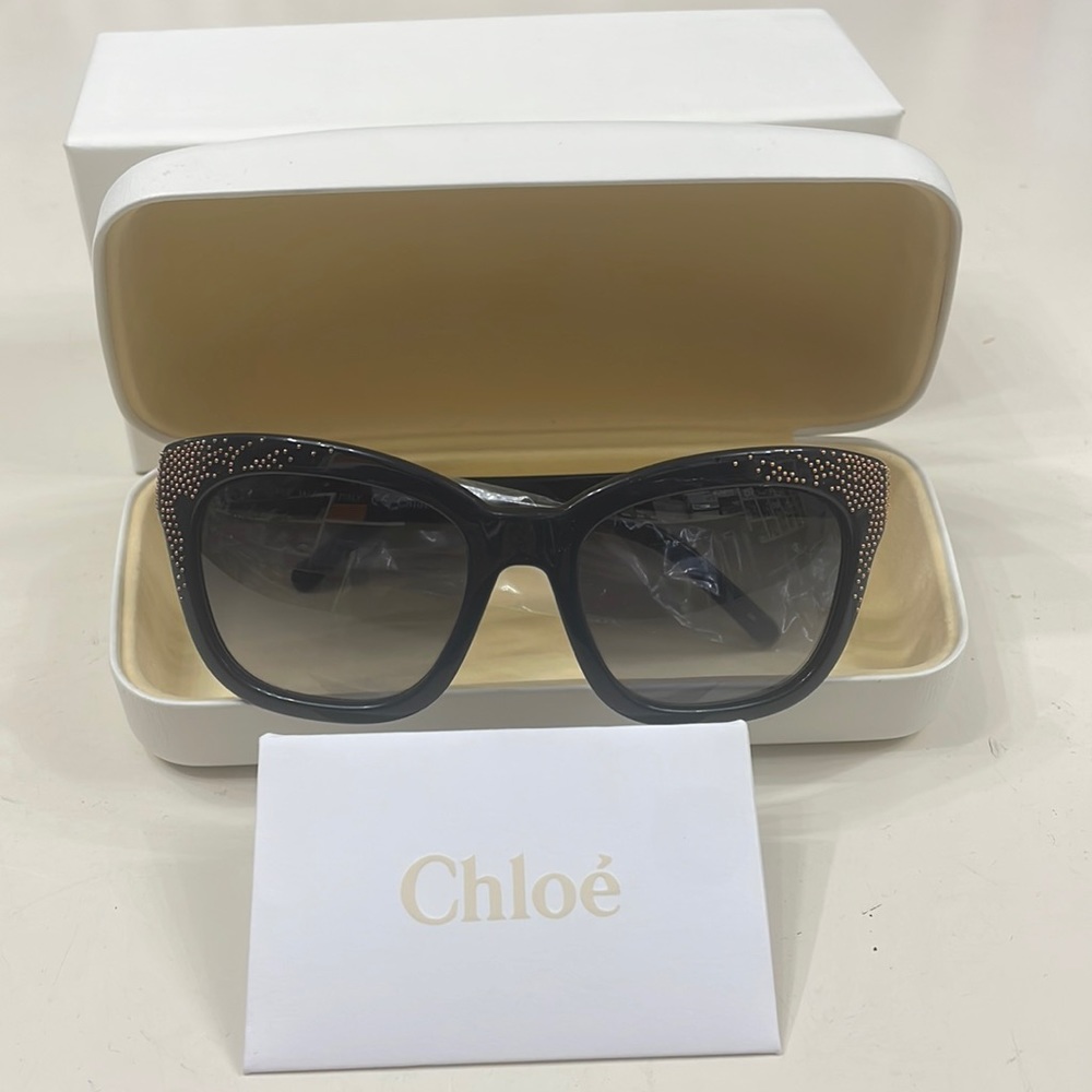 Chloe’ dark gray Cat Eye Sunglasses